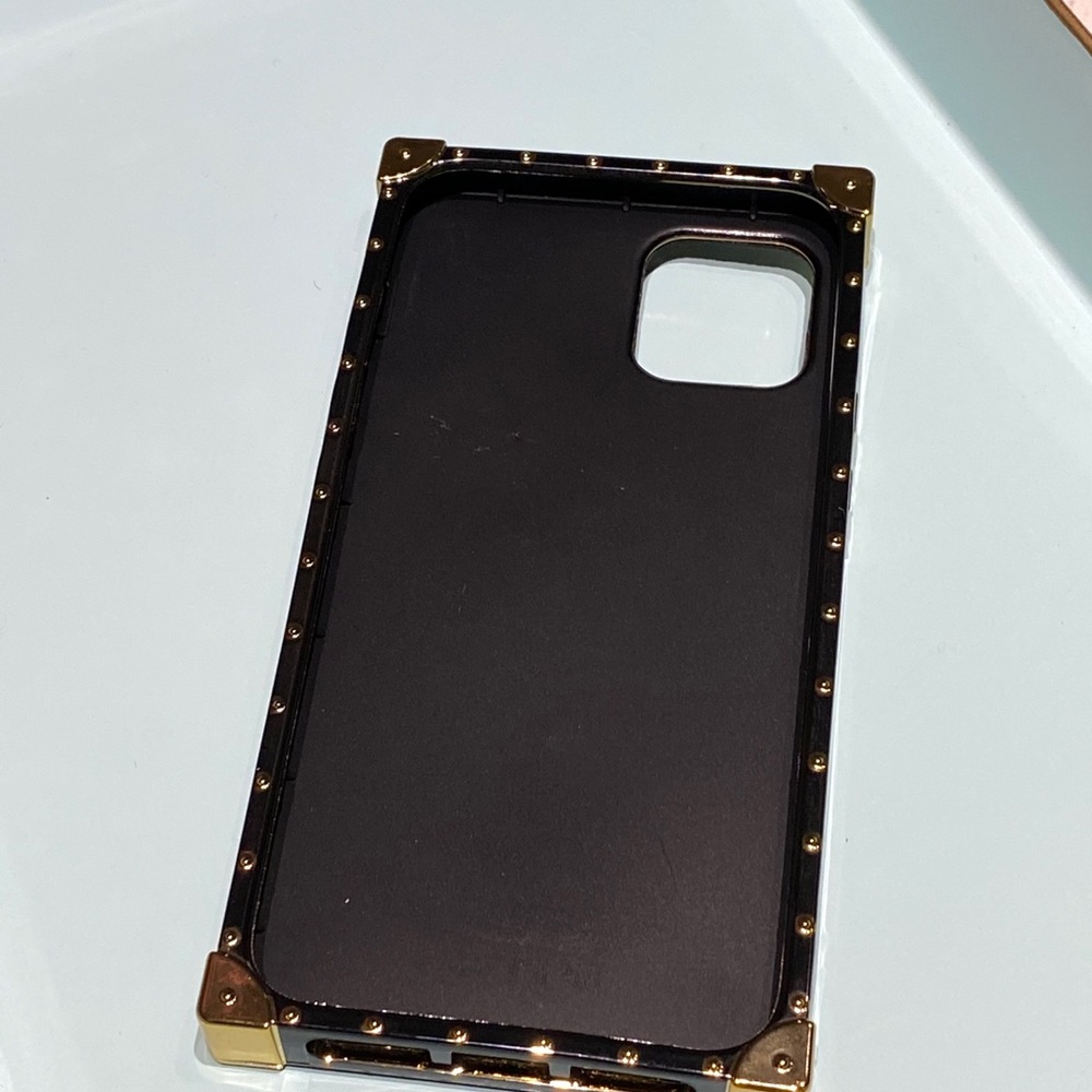 ✨Black Plaid Case✨ - Picture 7 of 8
